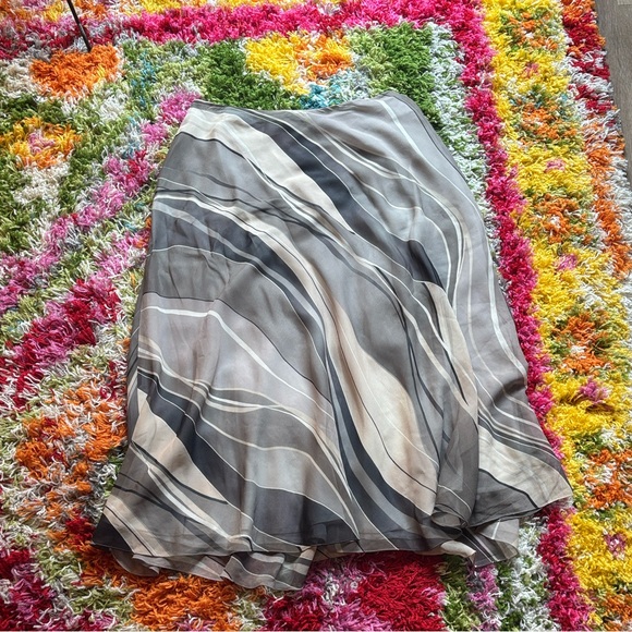 Anthropologie Dresses & Skirts - Vintage Anthropologie Kenneth Cole Gray and Tan Patterned 100% Silk Maxi Skirt